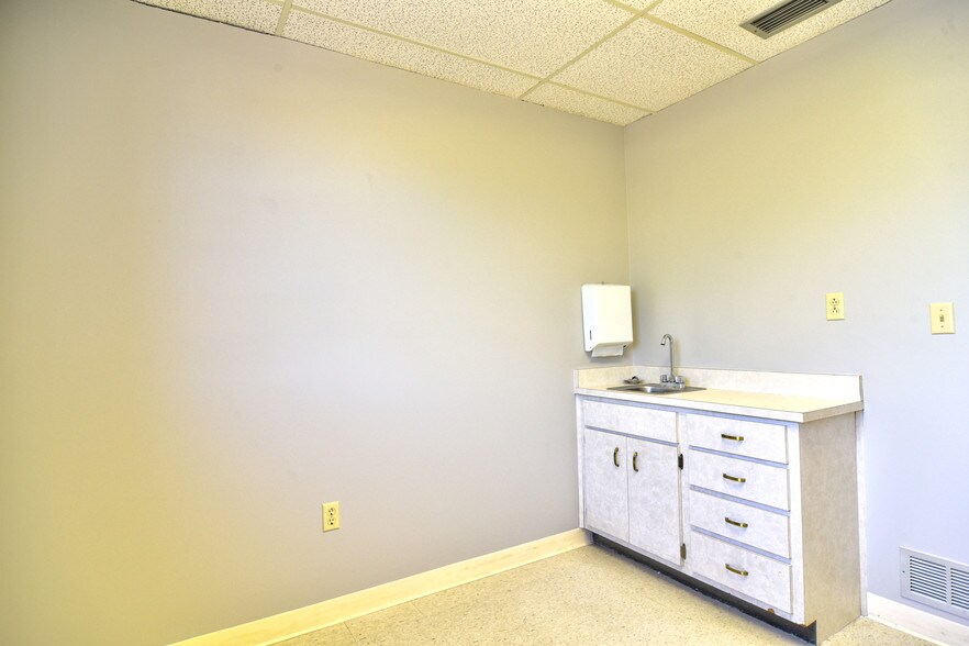 More Photos Of Northside Professional Complex, Saint Petersburg Medical For Lease