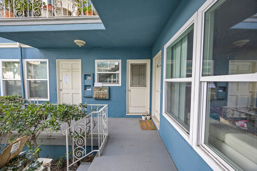 More Photos Of 11089-11099 Strathmore Dr, Los Angeles Apartments For Sale