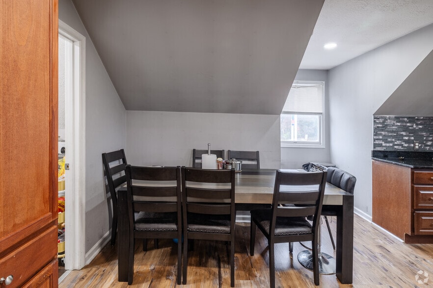 More Photos Of 201 Hanover Pike, Hampstead Service Station For Sale