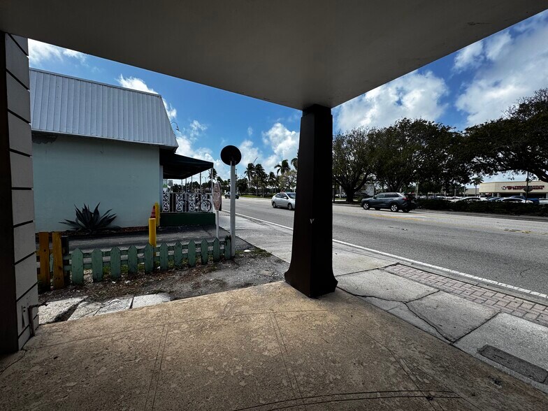 More Photos Of 7502 S Dixie Hwy, West Palm Beach Flex For Sale