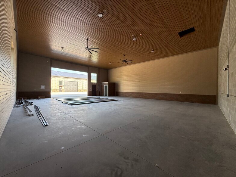 More Photos Of 144 McCrary Rd, Mooresville Industrial For Sale