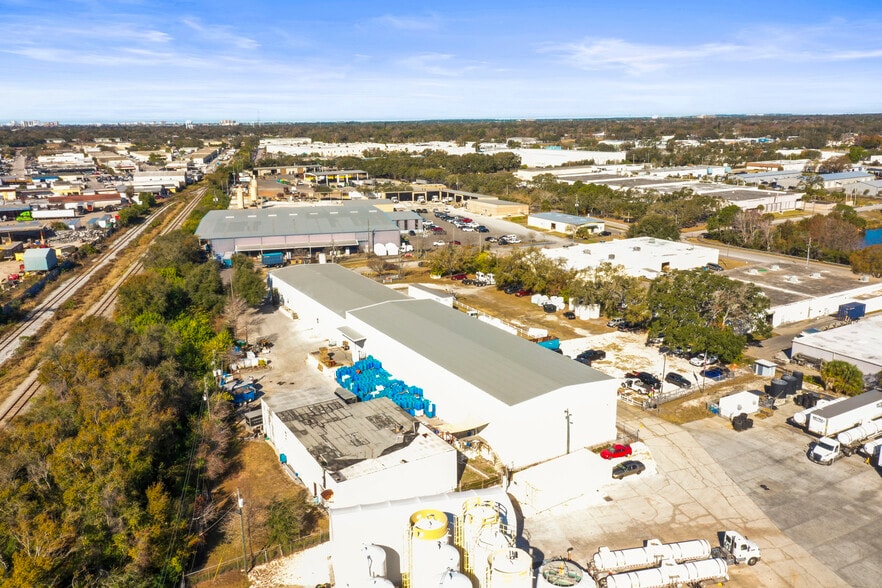 More Photos Of 1555 Sunshine Dr, Clearwater Warehouse For Sale