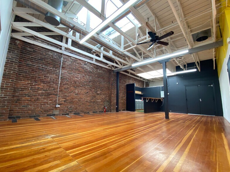 More Photos Of 230-236 8th St, San Francisco Light Manufacturing For Lease