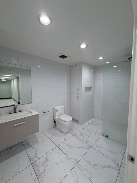 More Photos Of 308 E 2nd Ave, La Habra Service For Sale