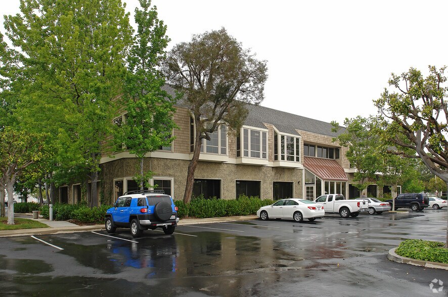 More Photos Of 151 Kalmus Dr, Costa Mesa Office For Lease
