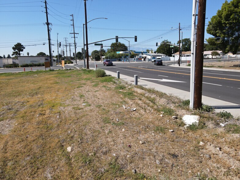 More Photos Of 6909 Victoria Ave, Highland General Retail For Lease