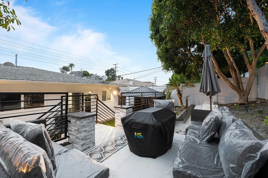 More Photos Of 8222 Pershing Dr, Playa Del Rey Multifamily For Sale