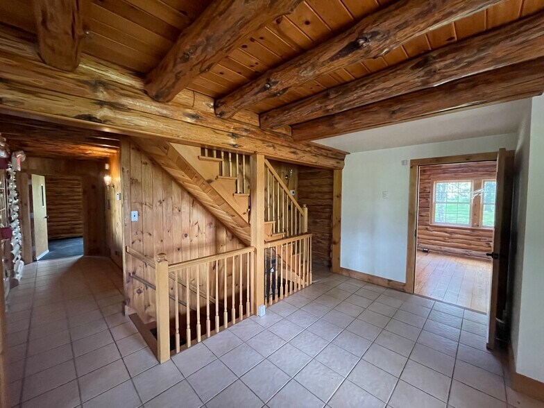 More Photos Of 1136 State Route 31, Lebanon General Retail For Sale