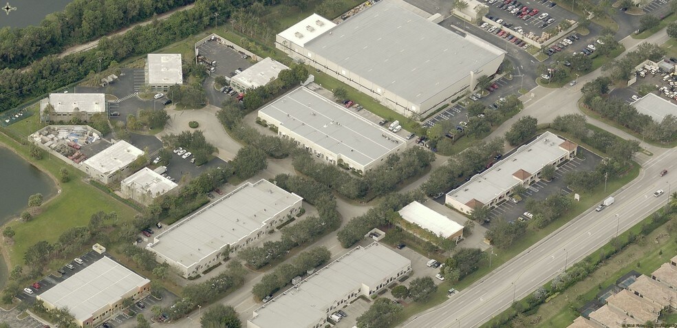 More Photos Of 9201 Brookwood Ct, Bonita Springs Showroom For Sale