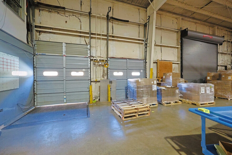 More Photos Of 556 Dettor Rd, Charlottesville Warehouse For Lease