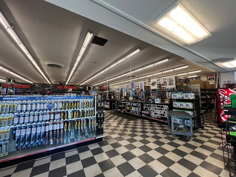 More Photos Of 336 SW Emigrant Ave, Pendleton Storefront For Lease