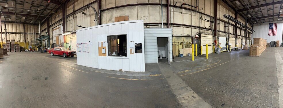 More Photos Of 429 E Grove St, Greenville Industrial For Sale