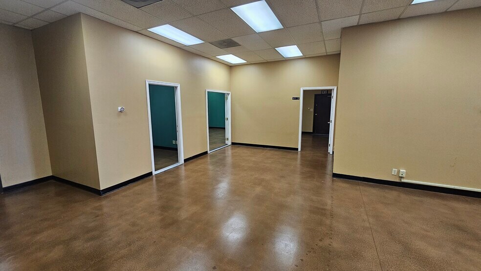 More Photos Of 1115 S Taylor Ave, Montebello Truck Terminal For Lease