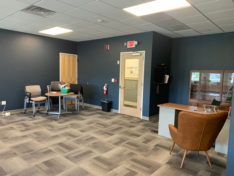 More Photos Of 16 N Greenbush Rd, Troy Freestanding For Lease