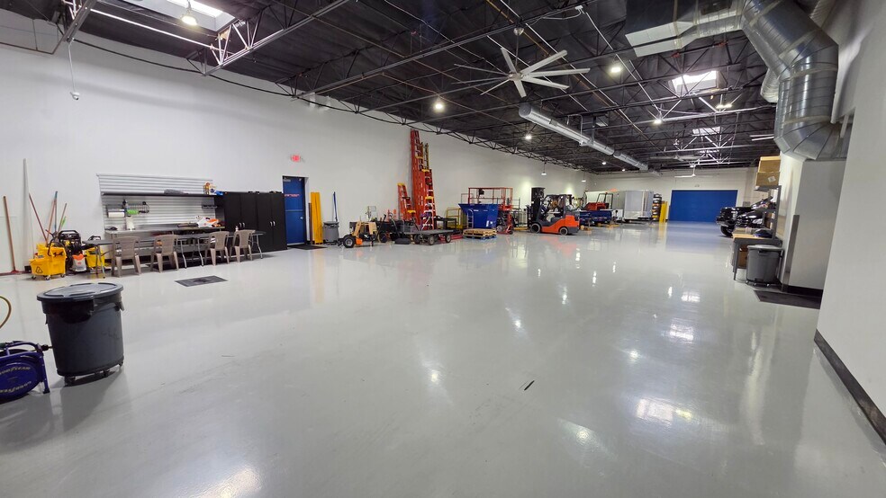 More Photos Of 1775 E University Dr, Tempe Flex For Lease