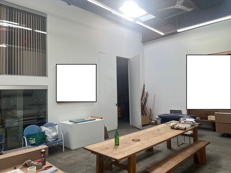 More Photos Of 1231 Flushing Ave, Brooklyn Warehouse For Lease