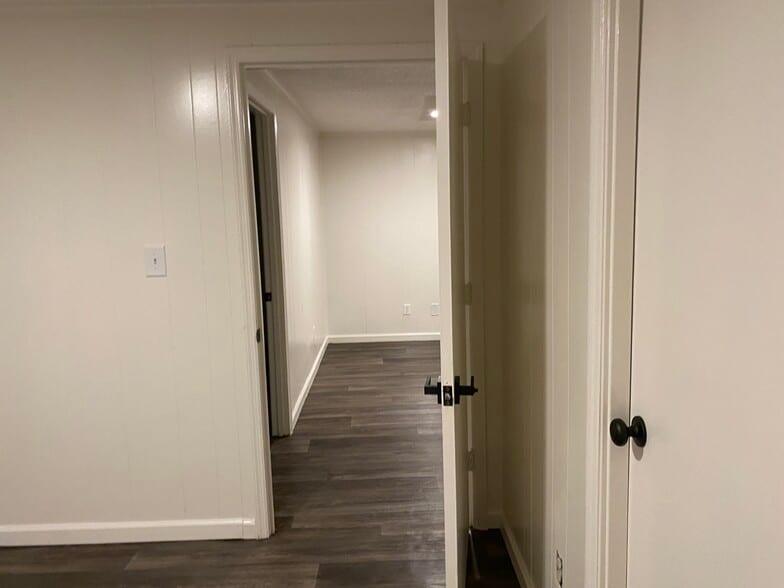 More Photos Of 103 Queen St, Georgetown Medical For Lease