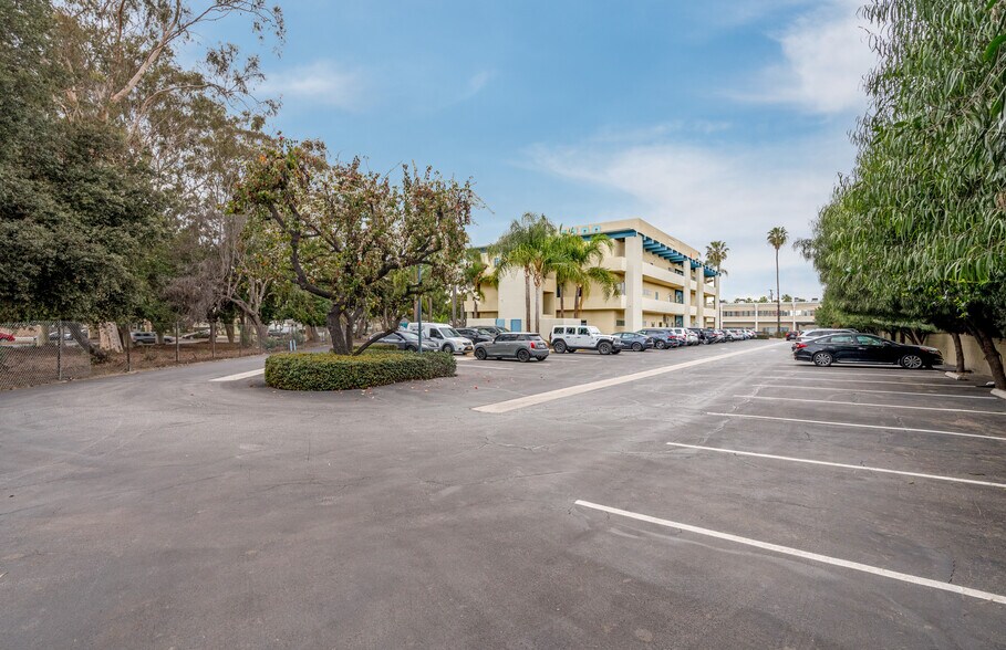 More Photos Of 2700 N Bellflower Blvd, Long Beach Medical For Lease