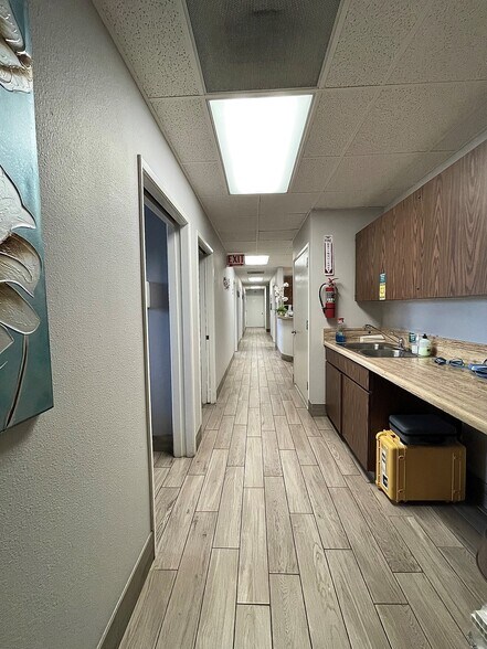 More Photos Of 44725 10th St W, Lancaster Medical For Sale