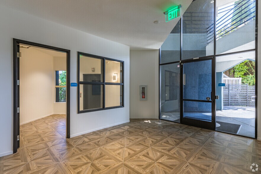 More Photos Of 4080 Centre St, San Diego Office For Sale