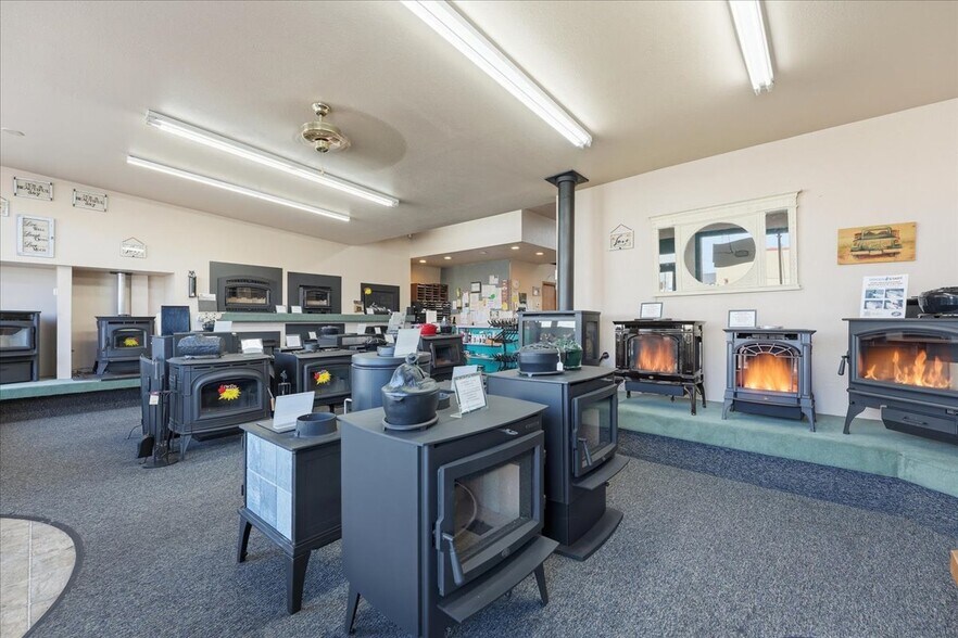 More Photos Of 222 W B St, Rainier General Retail For Sale