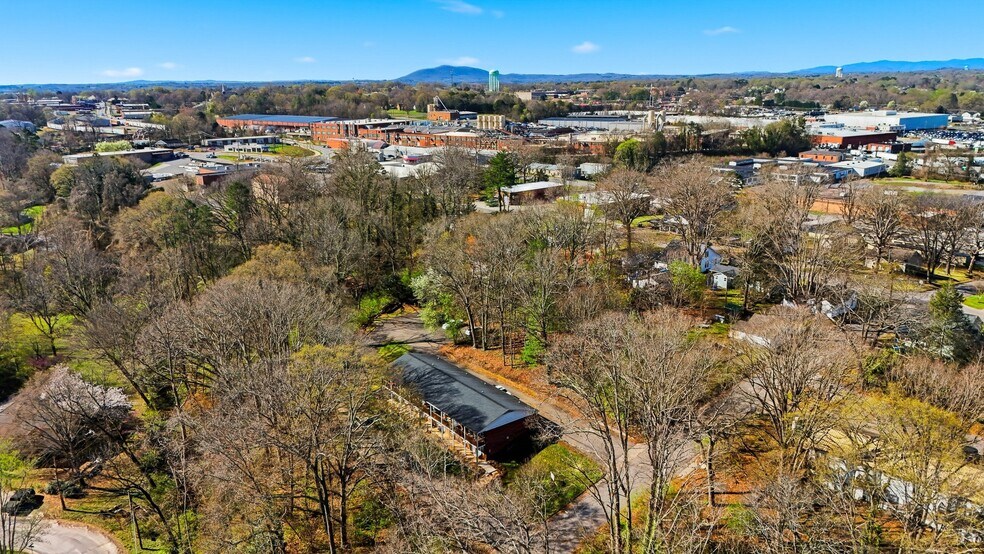 More Photos Of 1075 NW 7th Ave, Hickory Apartments For Sale