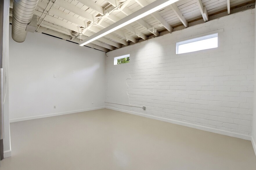 More Photos Of 603 W 11th St, Houston Office For Lease