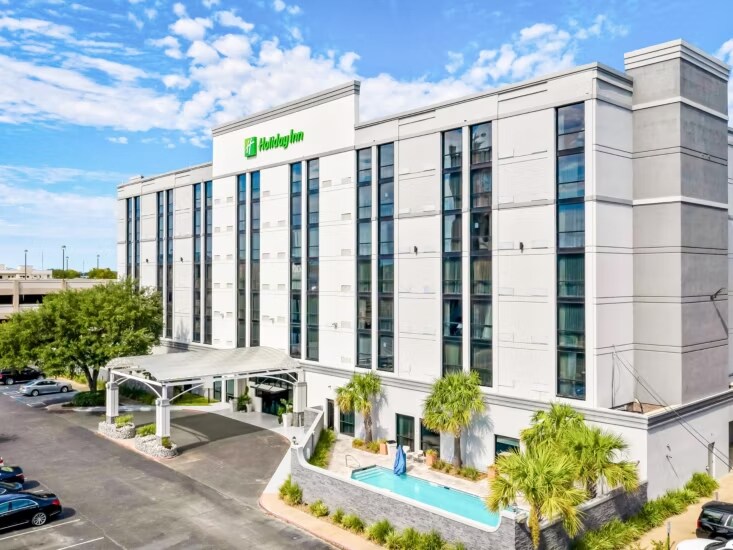 More Photos Of 701 4th St, Alexandria Hotel For Sale