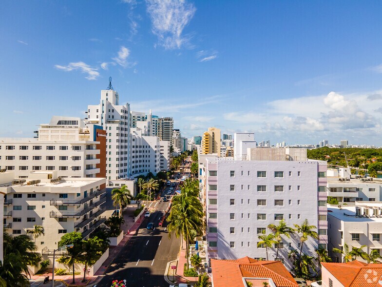 More Photos Of 4130 Collins Ave, Miami Beach Hotel For Lease