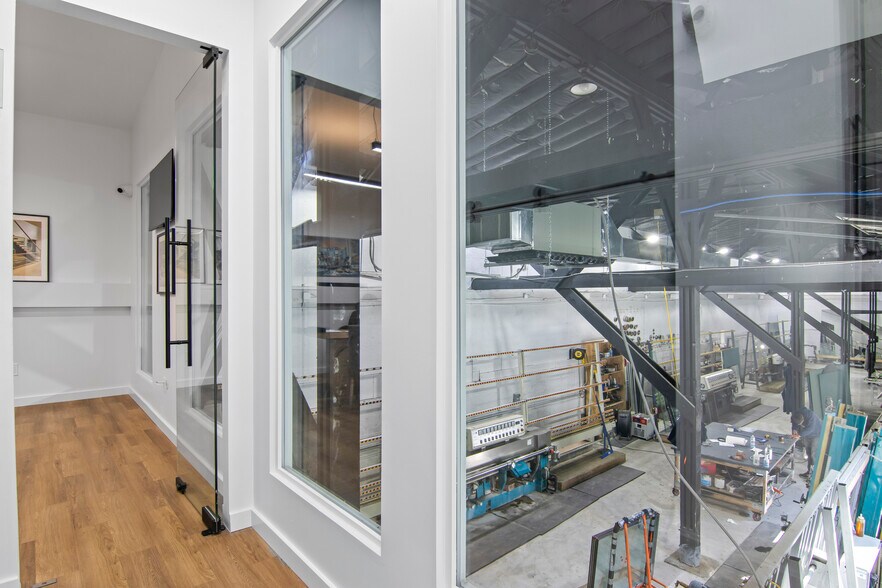 More Photos Of 390 Moffitt Blvd, Islip Warehouse For Sale