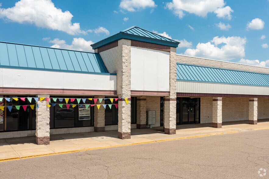 More Photos Of 4157-4245 E Court St, Burton Department Store For Sale