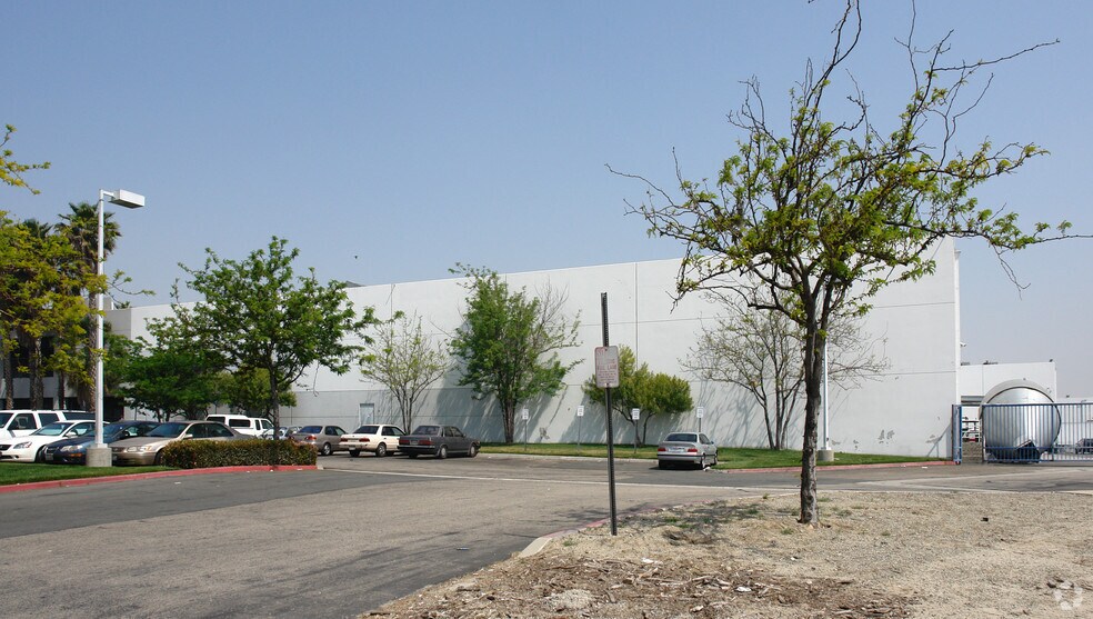 More Photos Of 5401 E Jurupa St, Ontario Warehouse For Sale