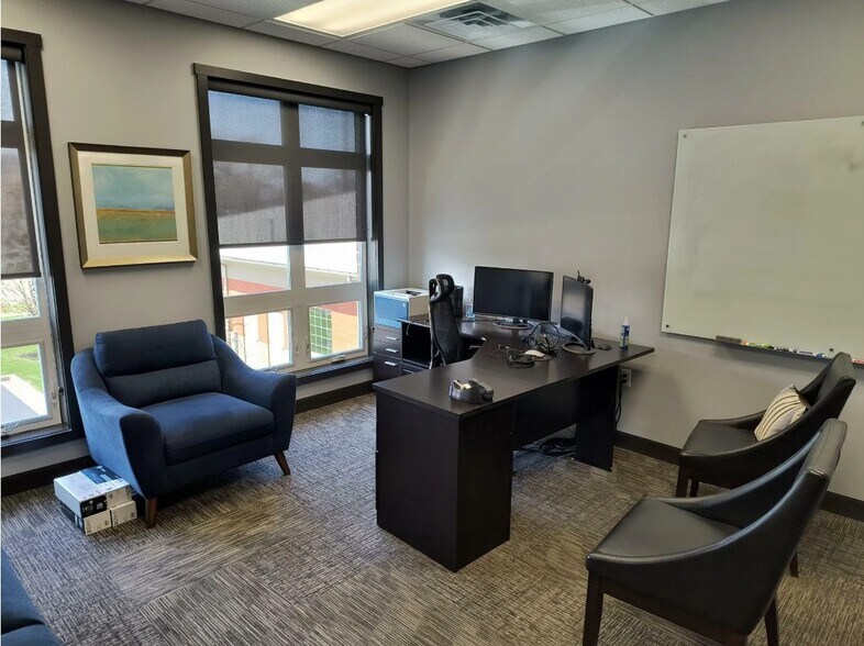 More Photos Of 530 N Indiana Ave, Crown Point Office For Lease