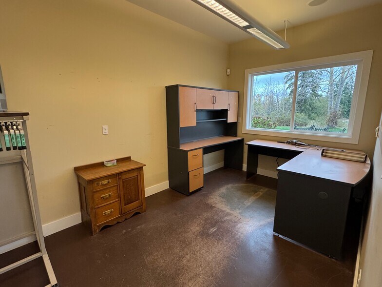 More Photos Of 2334 Mt Baker Hwy, Bellingham Office For Lease