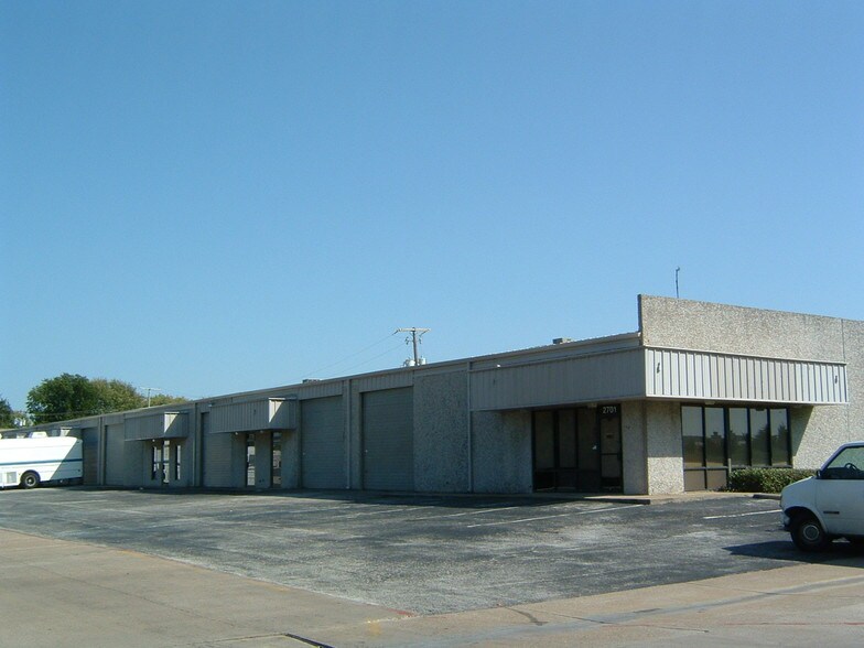 More Photos Of 2701-2749 S Great Southwest Pky, Grand Prairie Flex For Lease