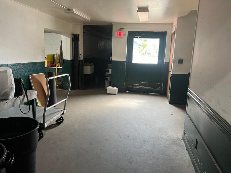 More Photos Of 565 Union Ave, Middlesex Flex For Sale