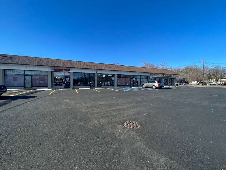 More Photos Of 34-48 Lowell Ave, Islip Terrace General Retail For Lease