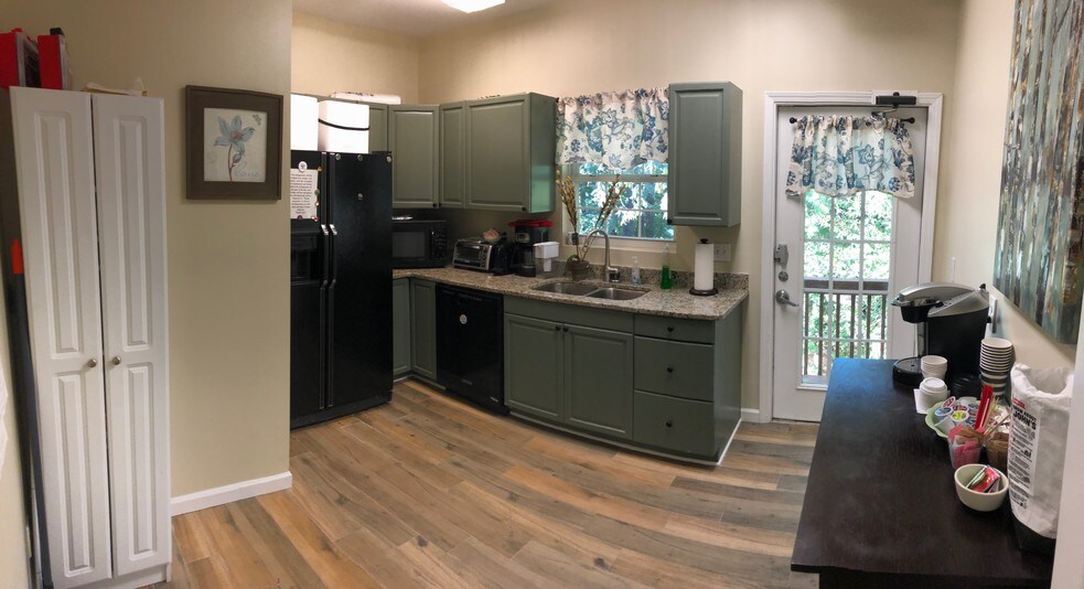 More Photos Of 925 Sanders Rd, Cumming Office For Sale
