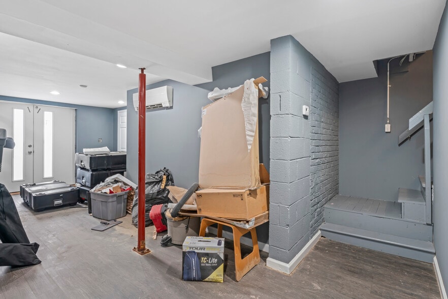 More Photos Of 4235 Chain Bridge Rd, Fairfax Office For Sale