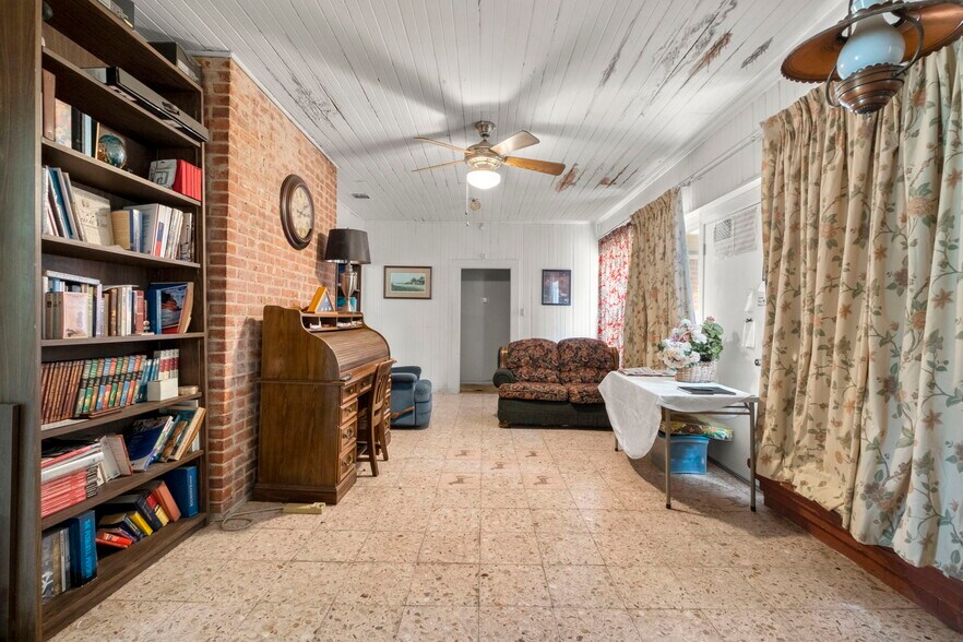 More Photos Of 4130 Aina Ln, San Antonio General Retail For Sale