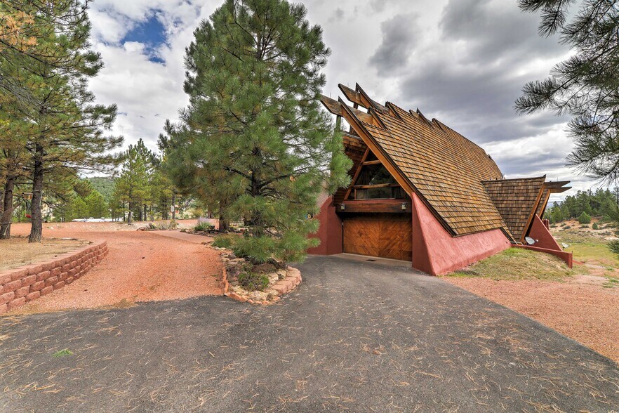 More Photos Of 2814 Dead Horse Loop, Alton Specialty For Sale
