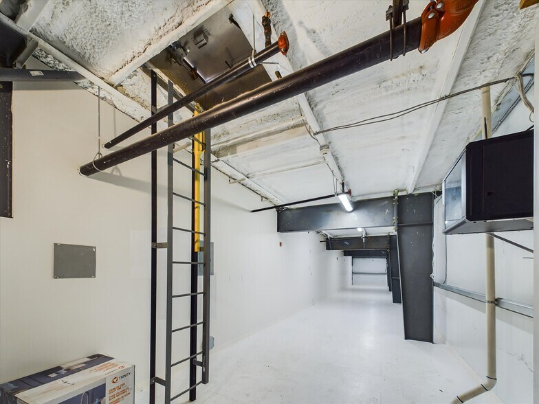 More Photos Of 39057 State Highway 299, Willow Creek Warehouse For Sale