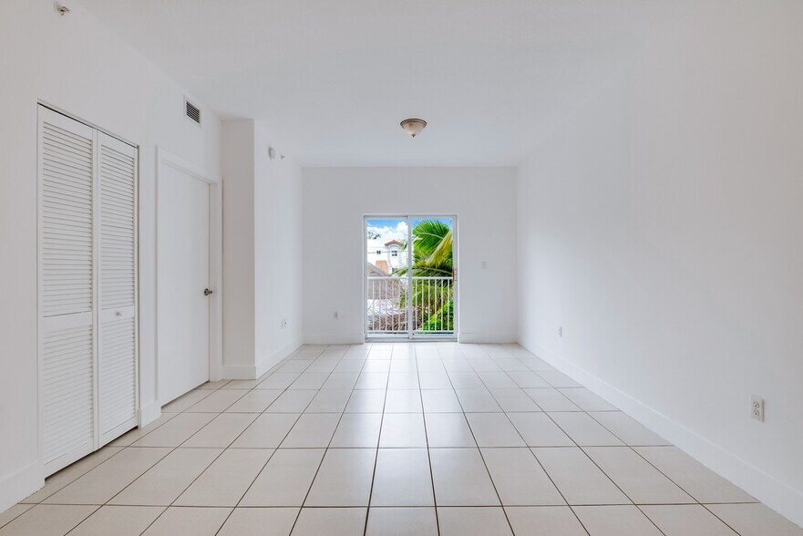 More Photos Of 750 SW 2nd St, Miami Apartments For Sale