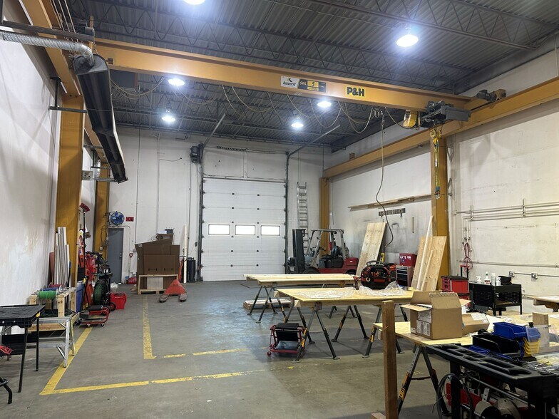 More Photos Of 4252 93 St NW, Edmonton Light Manufacturing For Lease