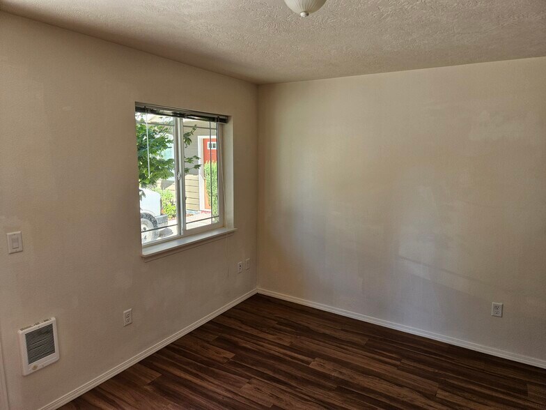 More Photos Of 540 W 3rd Ave, Junction City Apartments For Sale