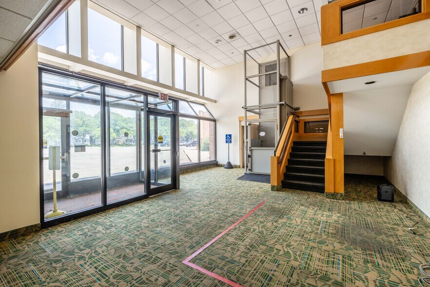 More Photos Of 300 Main St, East Rochester Medical For Lease