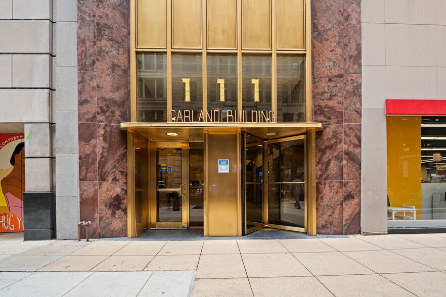 More Photos Of 50 E Washington St, Chicago Office For Sale