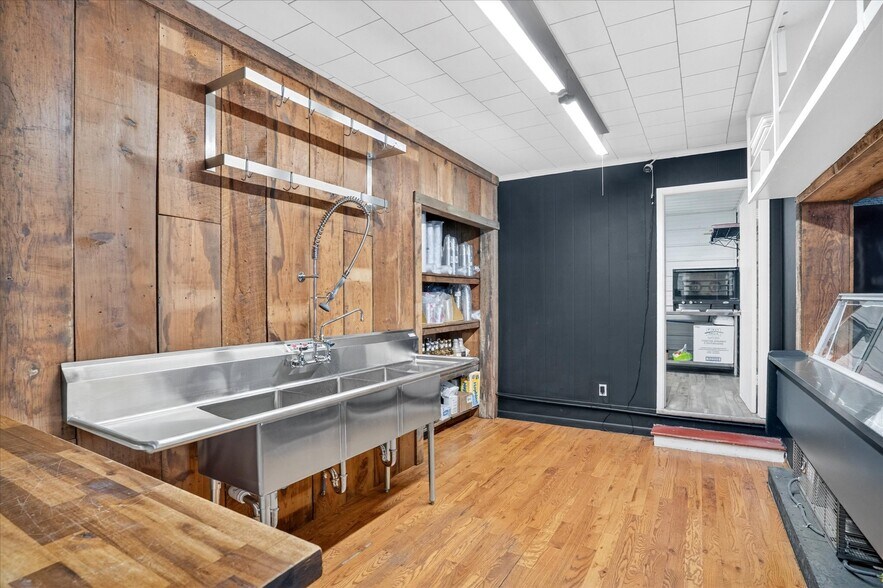 More Photos Of 33 W Olive St, Aurora General Retail For Sale