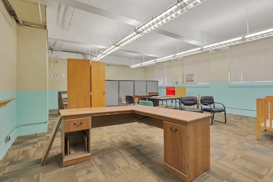 More Photos Of 300 E Auburn Ave, Springfield Office For Sale