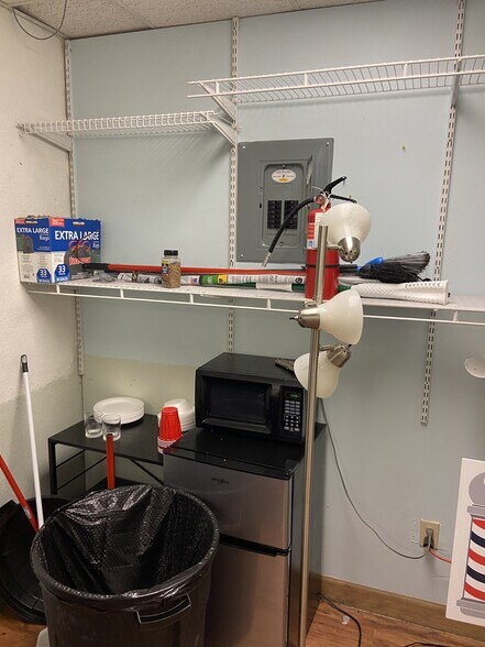 More Photos Of 10606 Warwick Blvd, Newport News General Retail For Sale